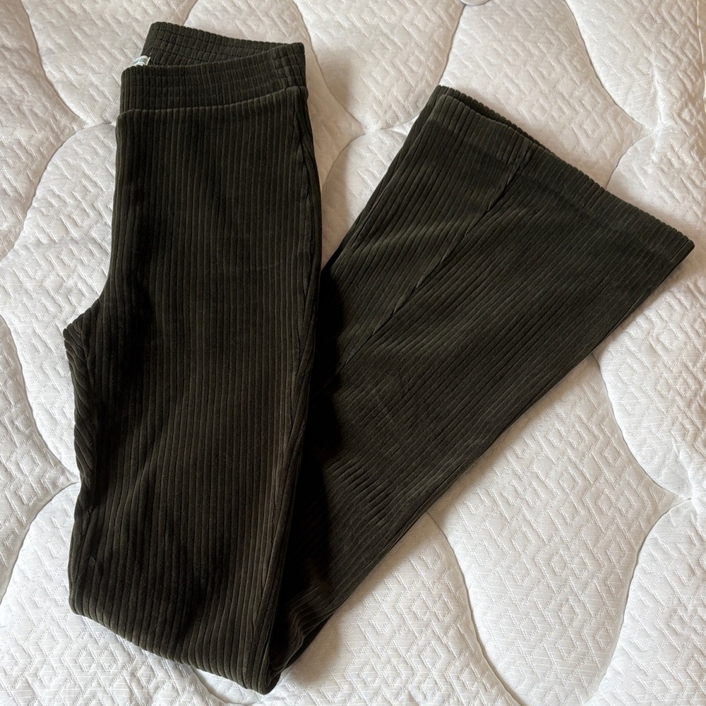 Aerie Ribbed Wide-Leg Pants in Dark Olive